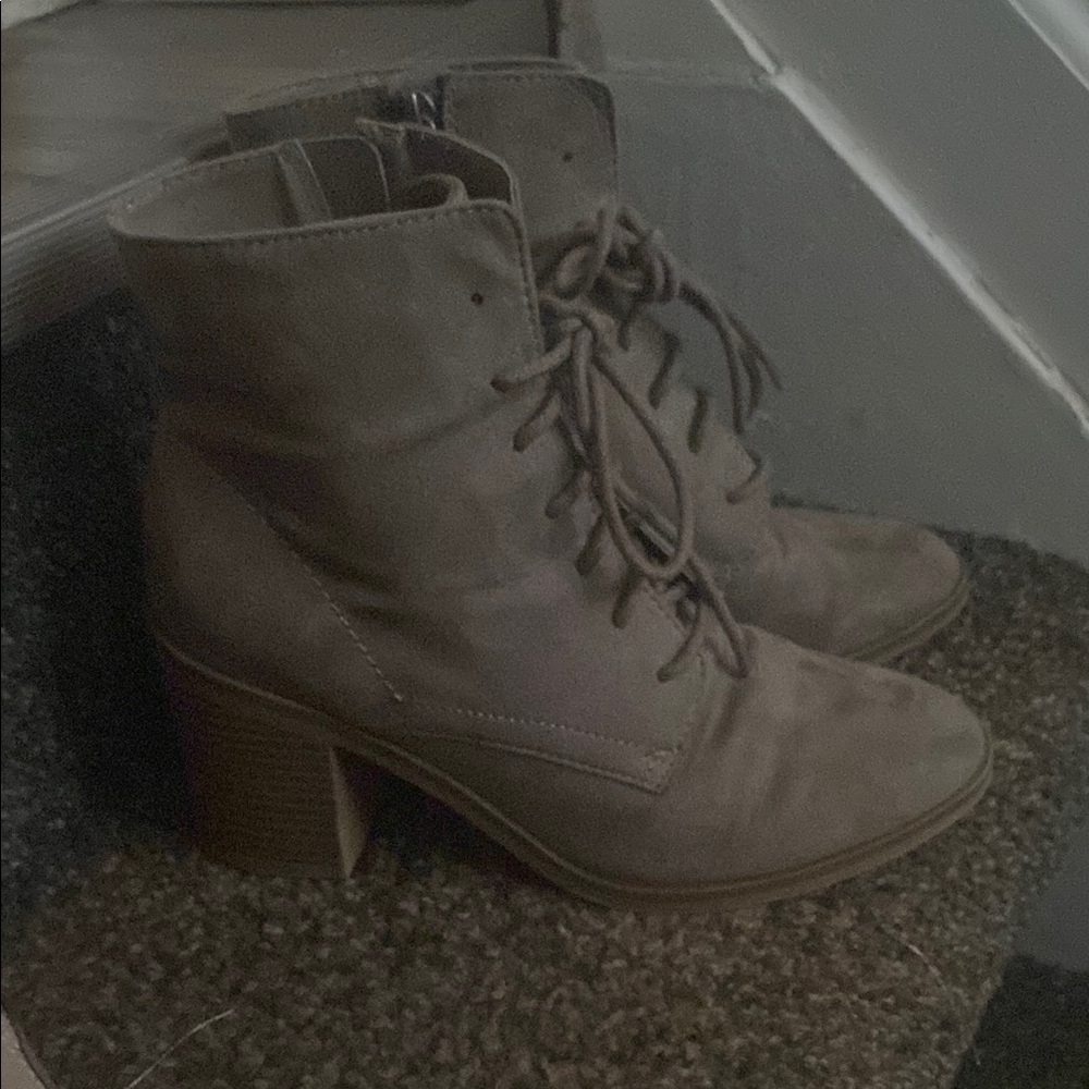 Women's Lace-Up Ankle Boots